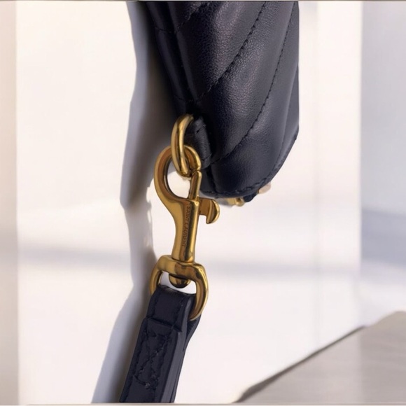 Saint Laurent Matelasse Chevron Zip
Clutch - Large Like New! - Picture 5 of 16